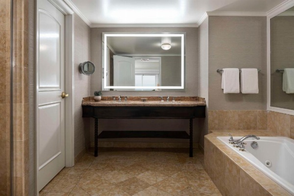 Hyatt Regency Huntington Beach Resort and Spa image 26